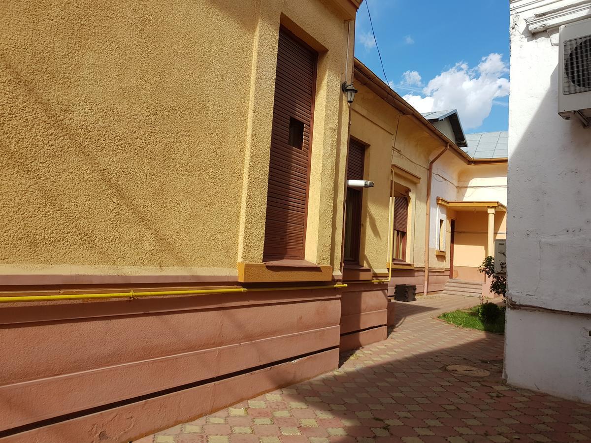Casa Boiereasca Hostel Craiova Exterior photo